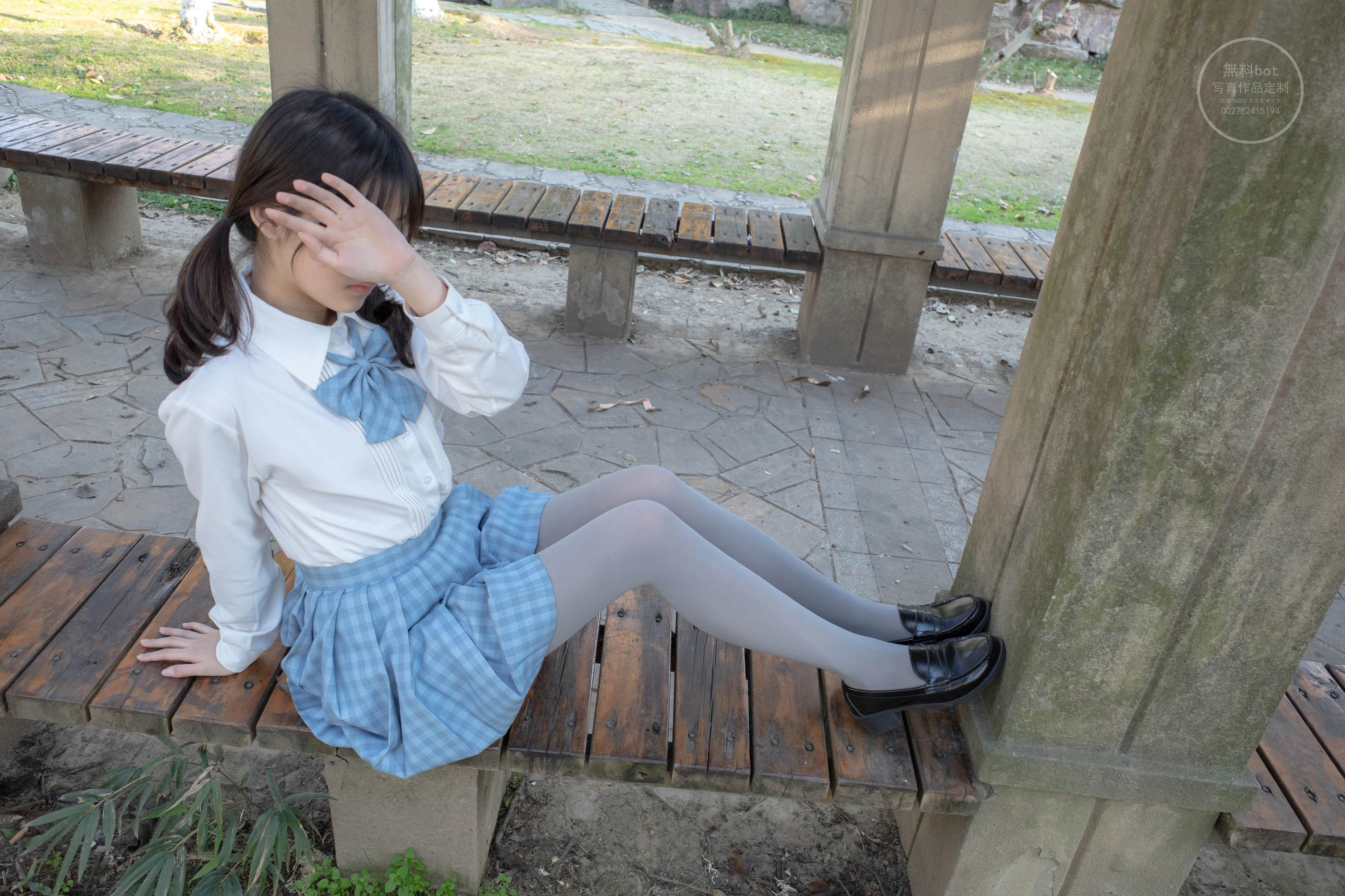 森萝财团 有料 NO.030 小香 户外公园里的JK制服灰丝美腿 [100P]插图6